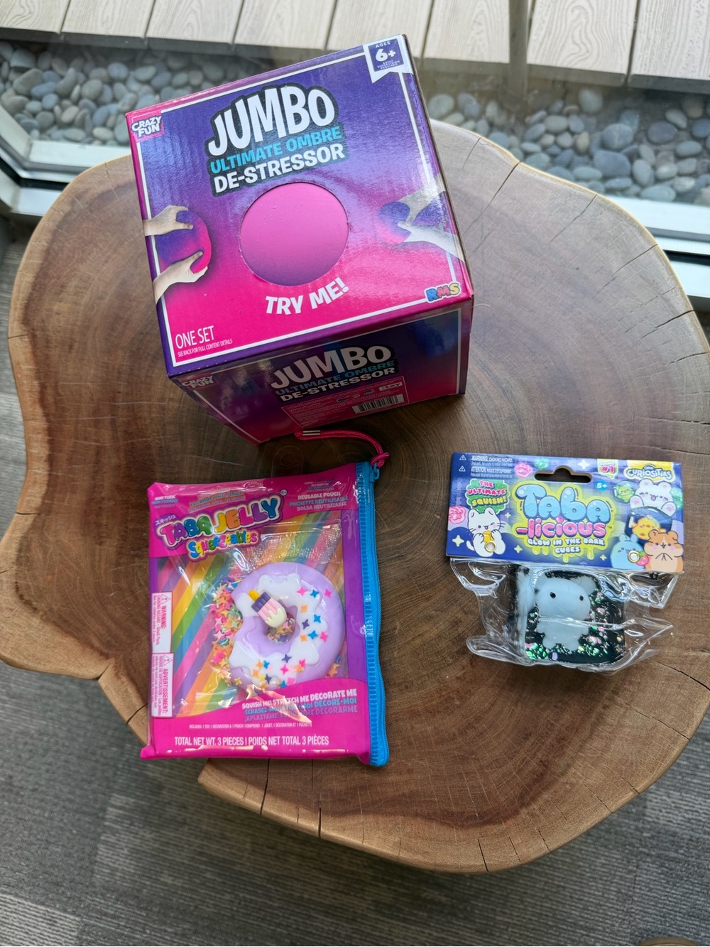 Jumbo Ultimate Ombre De-Stressor (Pink/Purple) , Taba donut & floating animal